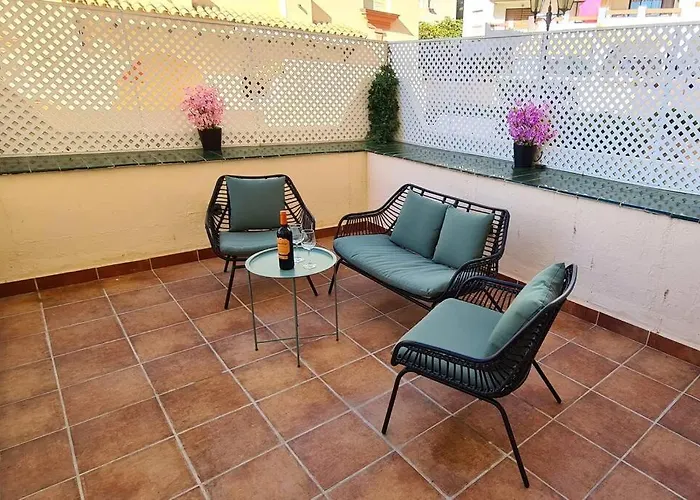 Estepona Port Beachside Apartment - Marina Bay